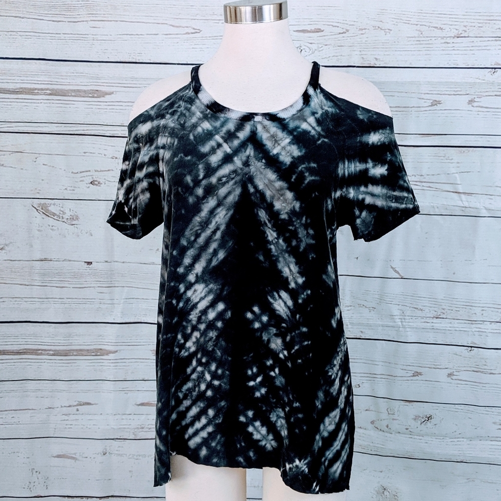 EUC ~ CHASER Tie-dyed Cold Shoulder Silk Top